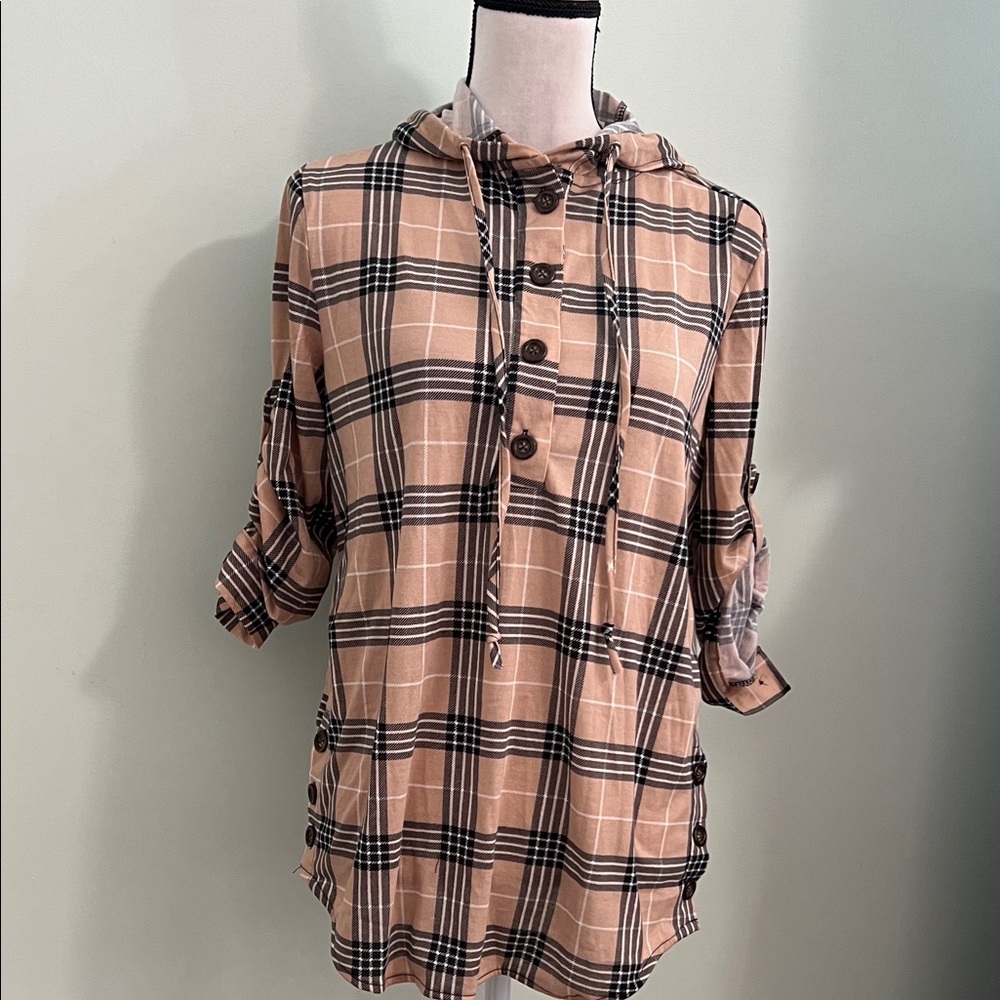 NWT Size M Eden & Olivia Tan Plaid Button-Down Hoodie